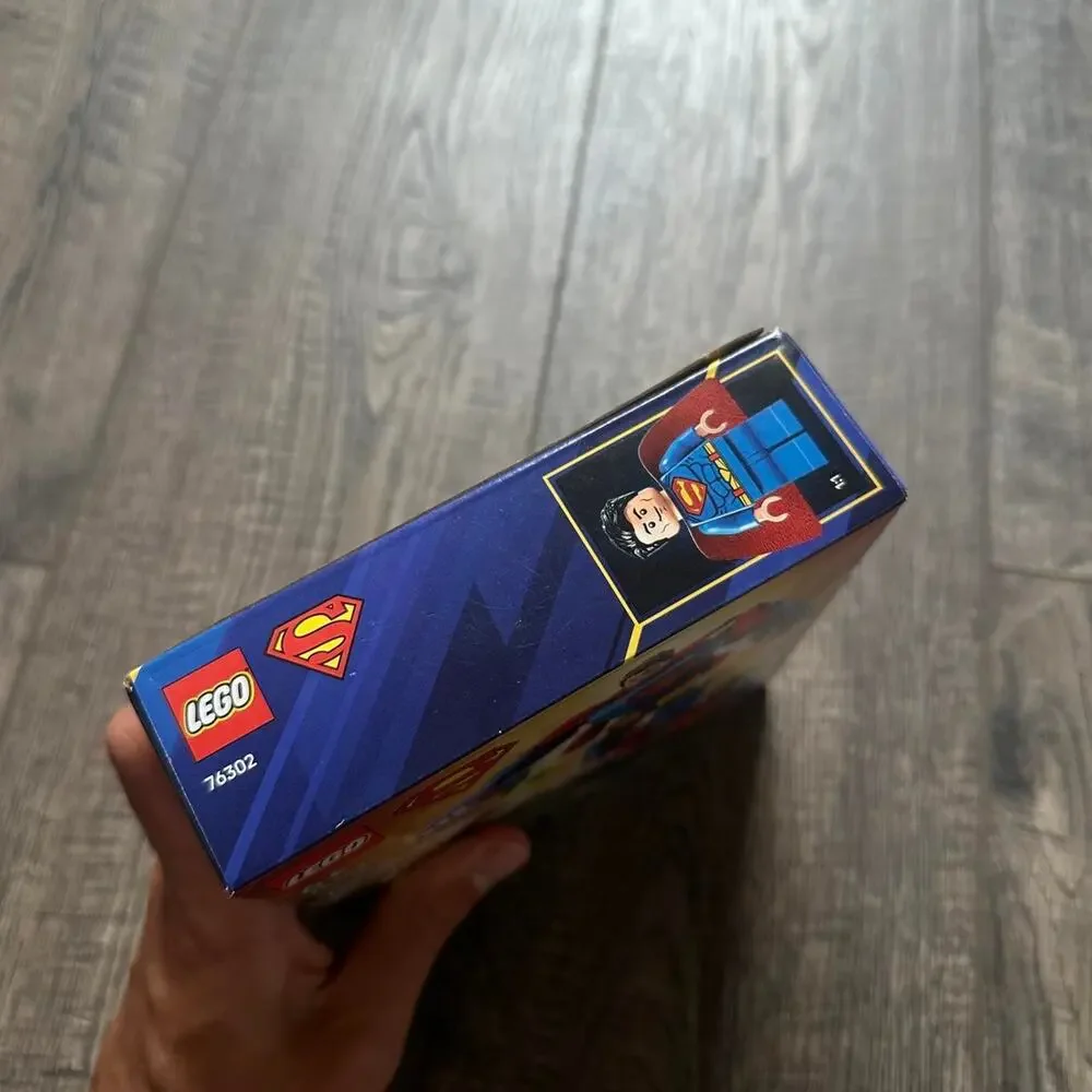 Retired 2025 Lego DC Superman Lex Luthor Set 76302